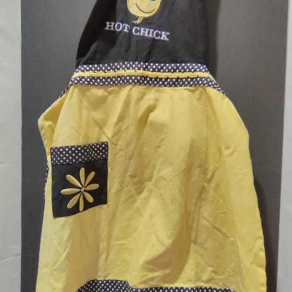 Flirty Women's Apron Hot Chick With A Yellow Chick Color Black/Yellow Poka Dots - Picture 3 of 5